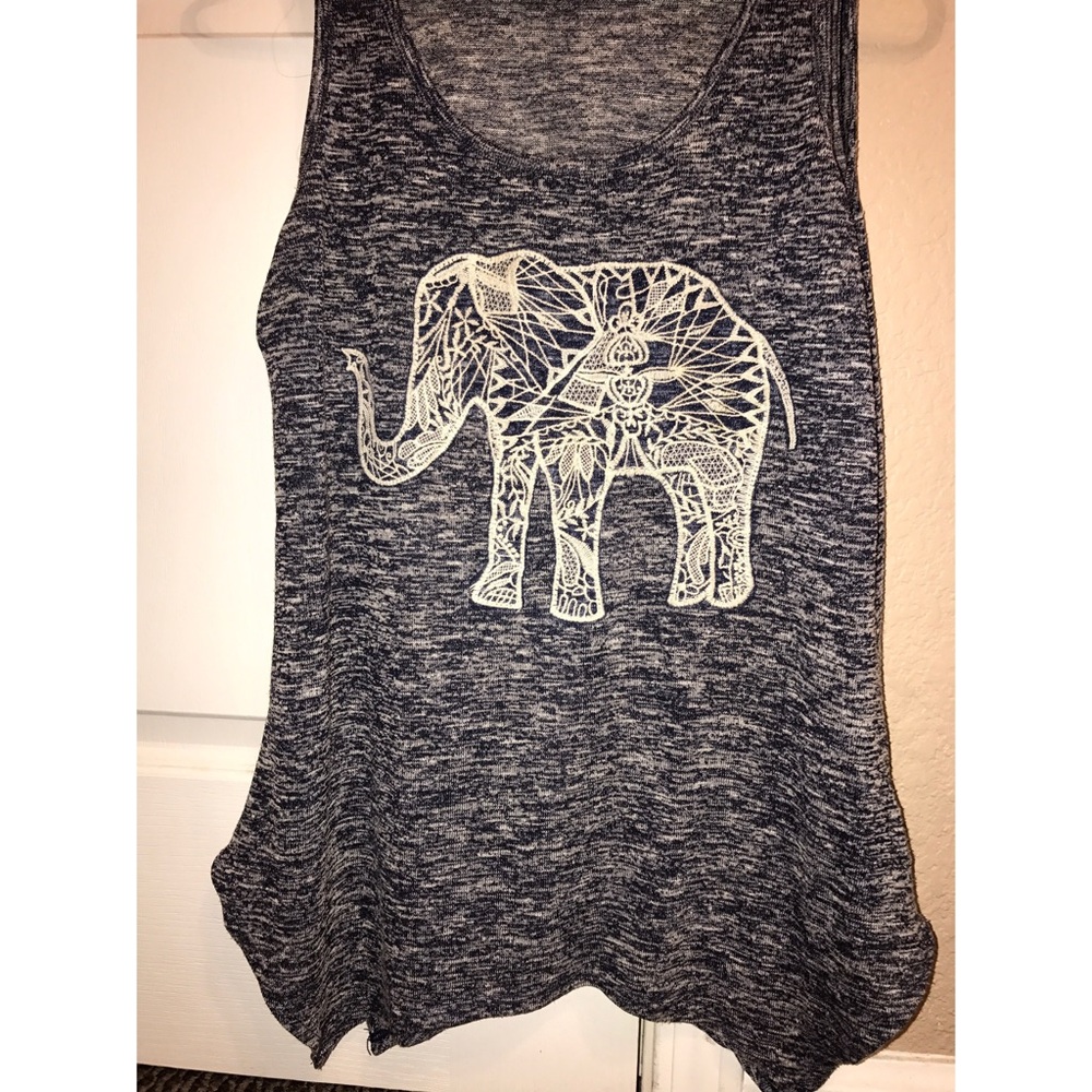 •Long tank top •